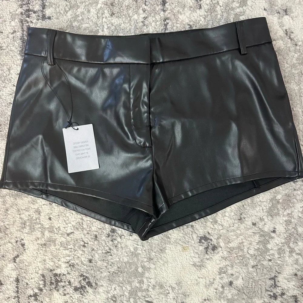 superdown Black Faux Leather Shorts - Picture 2 of 4
